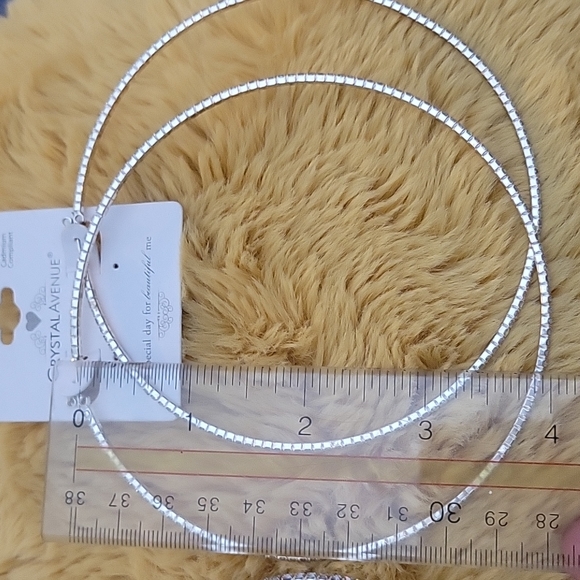 Stunning Statement Hoops XL - Picture 5 of 8
